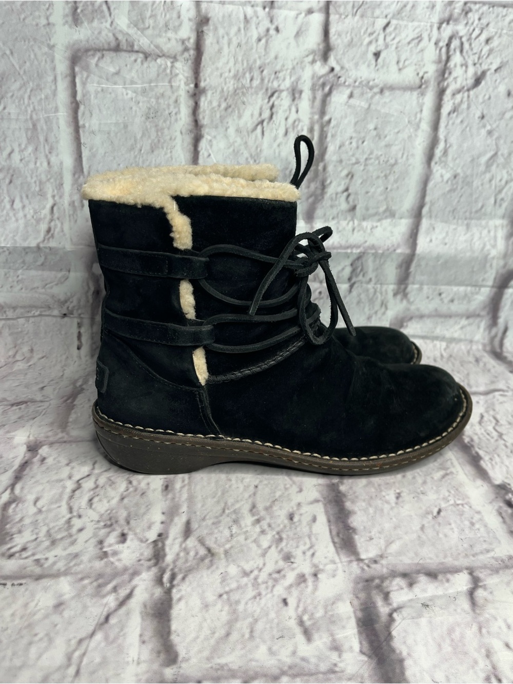 UGG Womens CASPIA Ankle Boots Black Suede w/Sheepskin Wrap Laces US 10